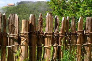 Geflochtener Rittner Zaun