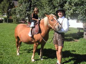 Kostenloses Reiten auf unserm kinderfreundlichen Pferd